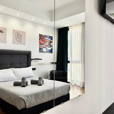 Ilustre - City-View Rooms with AC in Málaga's Old Town - Steps from Calle Larios&the Thyssen-2